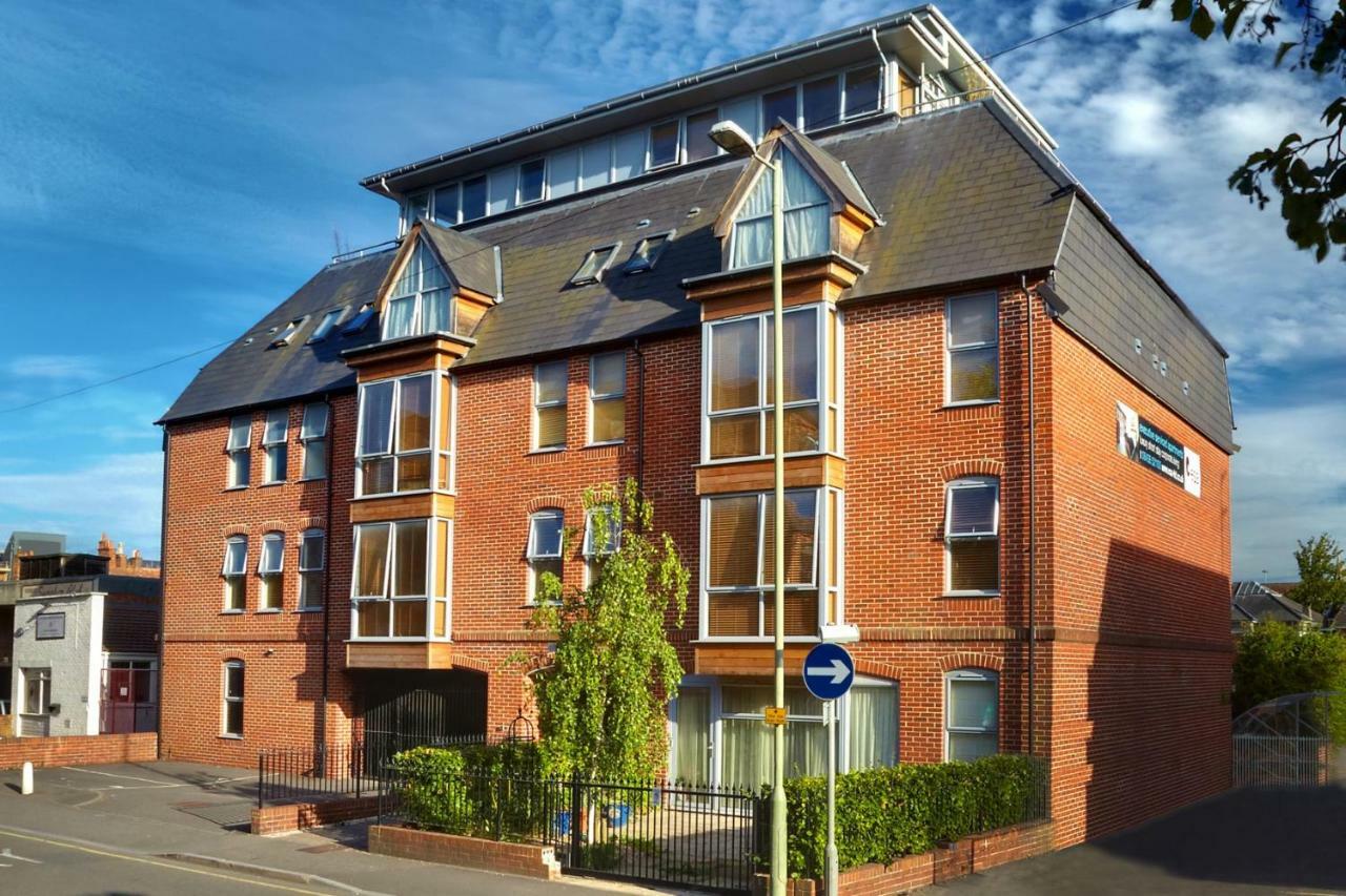2 Bed 2 Bath At Pelican Hse In Newbury - Free Secure, Allocated Parking Luaran gambar