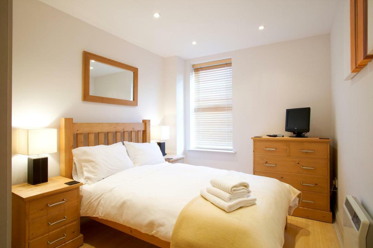 2 Bed 2 Bath At Pelican Hse In Newbury - Free Secure, Allocated Parking Luaran gambar